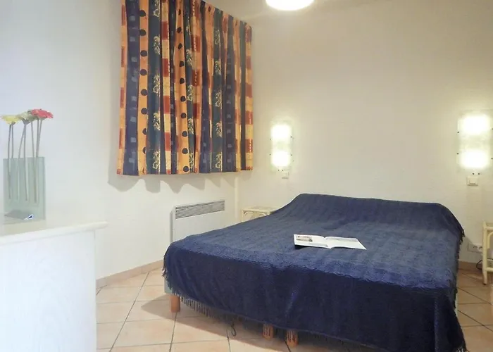 2 Pieces, Terrasse, Proche Et Centre, - Fr-1-251-345 Apartment *