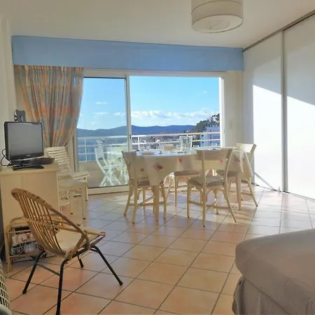 2 Pieces, Terrasse, Proche Et Centre, - Fr-1-251-345 Apartmán Le Lavandou