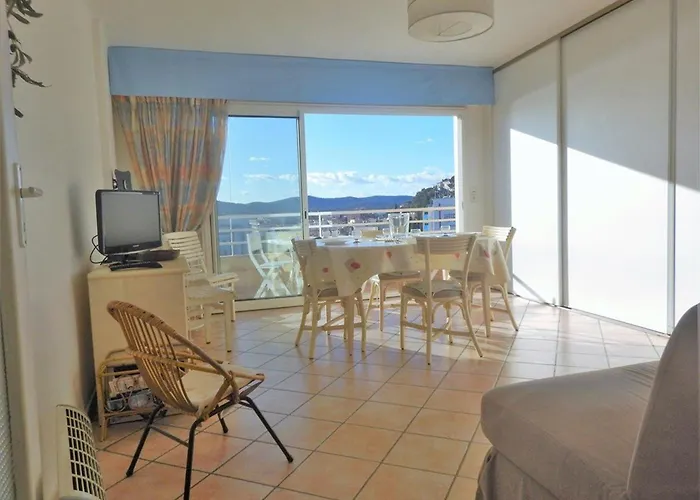 2 Pieces, Terrasse, Proche Et Centre, - Fr-1-251-345 Lägenhet Le Lavandou